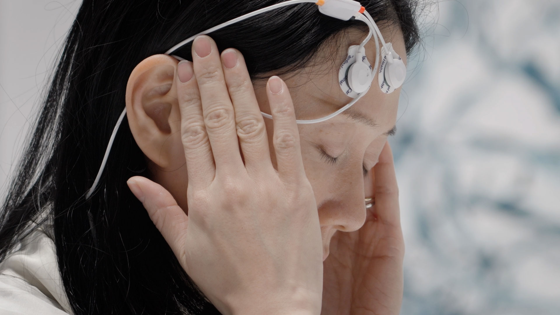 sougwen-2026_recursions_12_meditation_photographer-reece-straw